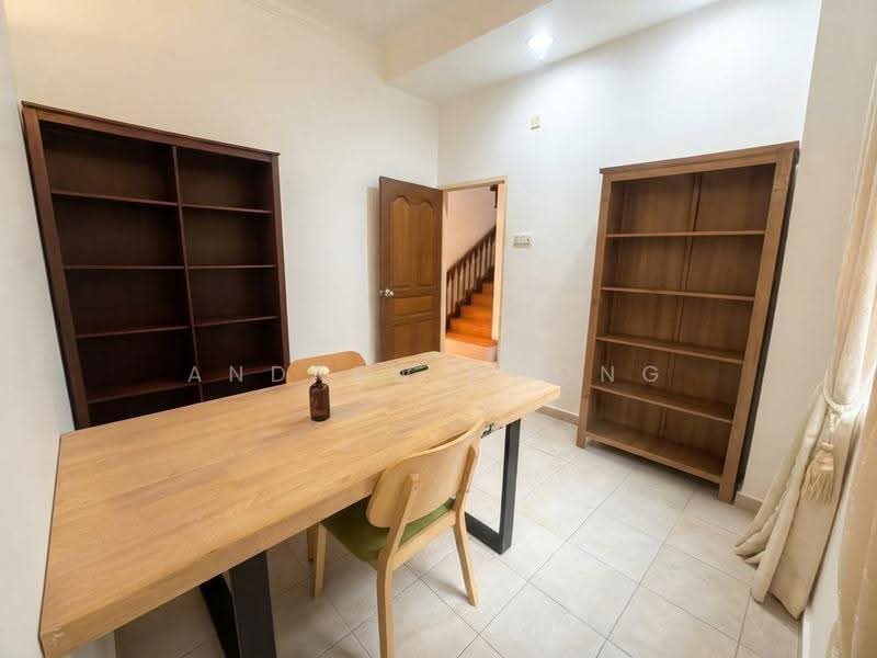 Bungalow House for Rent in Batu Ferringhi (Penang) - Andrew Chong - Study - PropertyGuru.com.my
