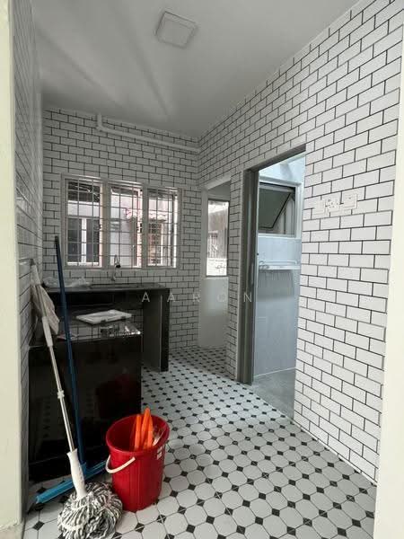 Pangsapuri untuk Disewa di Teratai Mewah Apartment Block 15,17,19,21 - Aaron Ong - Kitchen - PropertyGuru.com.my