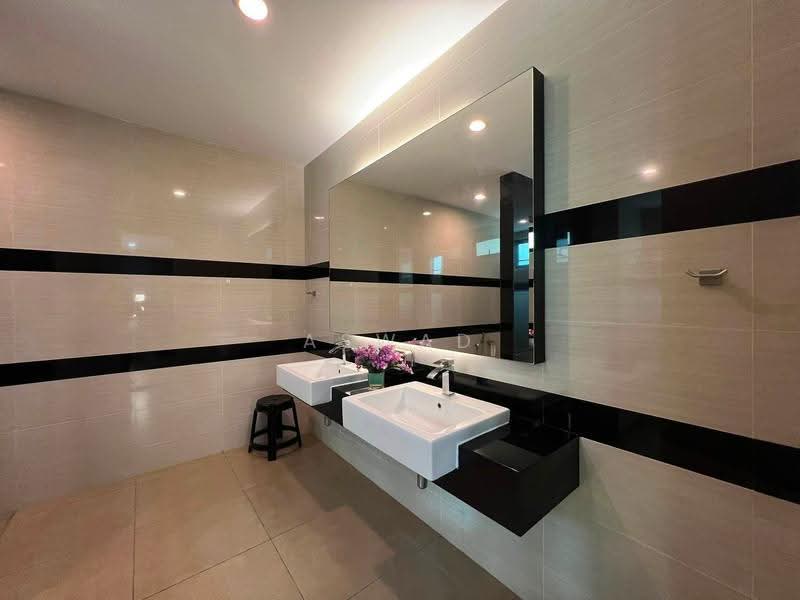 Rumah Berkembar untuk Dijual di Pearl Residences (Batu Ferringhi) - Aswad . - Bathroom - PropertyGuru.com.my