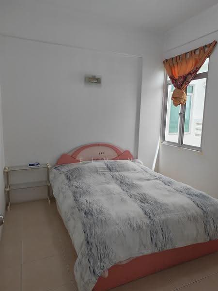 Kondominium untuk Dijual di Cassia Resort Condominium - Elvin Choo - Bedroom - PropertyGuru.com.my