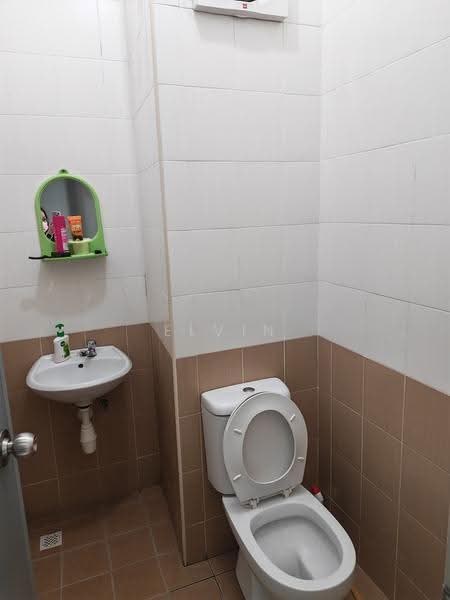 Kondominium untuk Dijual di Cassia Resort Condominium - Elvin Choo - Bathroom - PropertyGuru.com.my