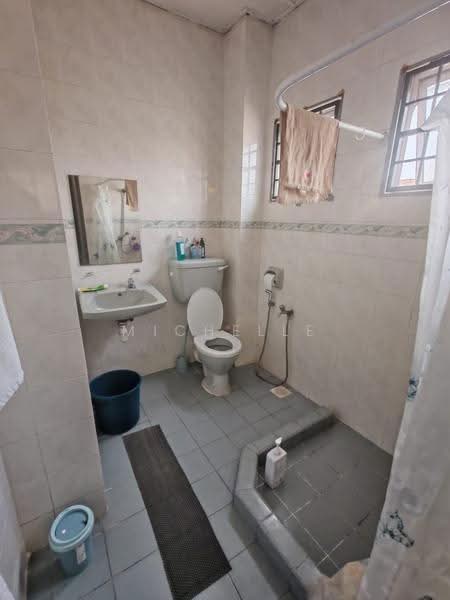 Rumah Teres untuk Dijual di TAMAN PUCHONG UTAMA (Puchong) - Michelle Tai - Bathroom - PropertyGuru.com.my