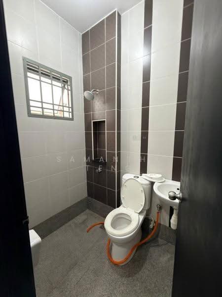 2-storey Terraced House for Sale in Johor Bahru (Johor) - Samantha Teng - Bathroom - PropertyGuru.com.my