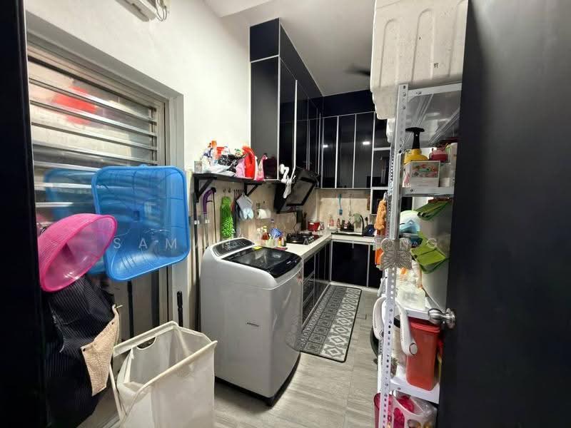 2-storey Terraced House for Sale in Johor Bahru (Johor) - Samantha Teng - Kitchen - PropertyGuru.com.my