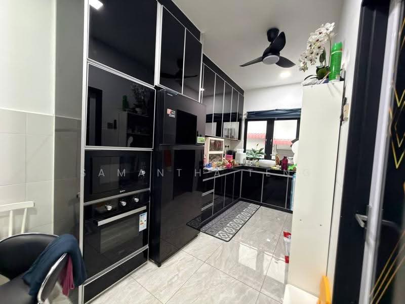 2-storey Terraced House for Sale in Johor Bahru (Johor) - Samantha Teng - Kitchen - PropertyGuru.com.my