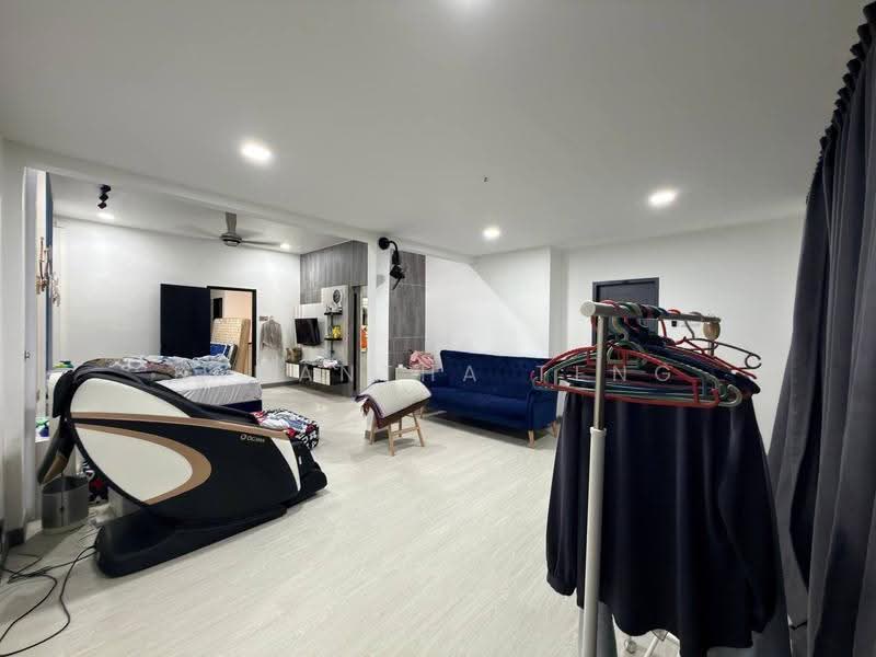 2-storey Terraced House for Sale in Johor Bahru (Johor) - Samantha Teng - Living Room - PropertyGuru.com.my