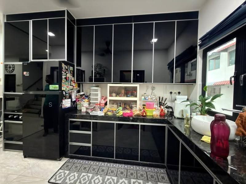 2-storey Terraced House for Sale in Johor Bahru (Johor) - Samantha Teng - Kitchen - PropertyGuru.com.my