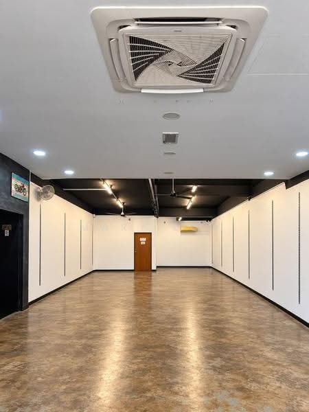 Shop / Office for Rent in Taman Melaka Jaya (Batu Berendam) - Mary Low - Interior - PropertyGuru.com.my