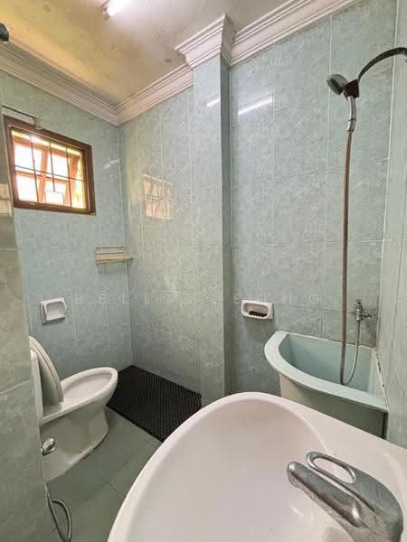 Bungalow House for Sale in Bukit Beruntung (Selangor) - Bella Leong - Bathroom - PropertyGuru.com.my