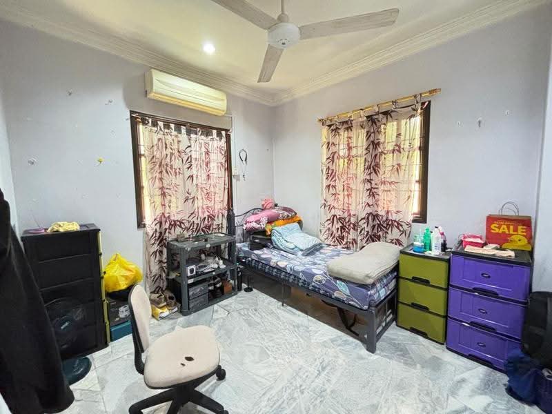 Bungalow House for Sale in Bukit Beruntung (Selangor) - Bella Leong - Bedroom - PropertyGuru.com.my