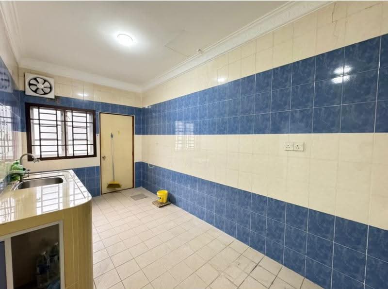 1-storey Terraced House for Rent in Taman Mount Austin (Tebrau) - Candy Yap - Kitchen - PropertyGuru.com.my