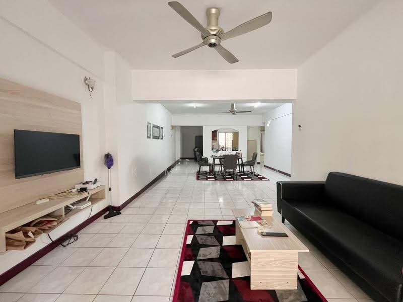 Kondominium untuk Dijual di Vista Komanwel A - Hakimi Akmal - Living Room - PropertyGuru.com.my