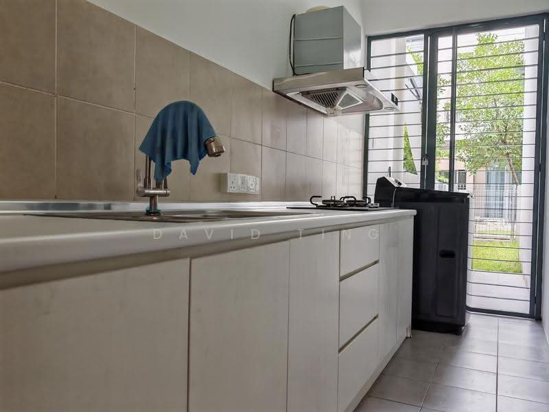 3-storey Terraced House for Rent in Lake Fields (Sungai Besi) - David Ting - Kitchen - PropertyGuru.com.my