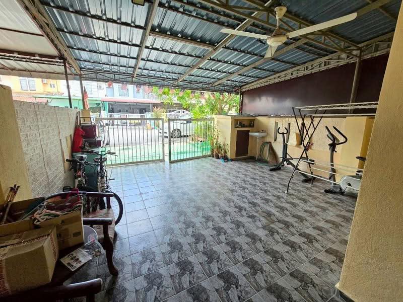 Rumah Teres 2-Tingkat untuk Dijual di Bandar Country Homes (Rawang) - Zann Fauzan - Exterior - PropertyGuru.com.my