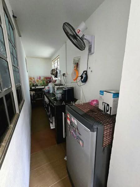 Rumah Teres 2-Tingkat untuk Dijual di Bandar Country Homes (Rawang) - Zann Fauzan - Kitchen - PropertyGuru.com.my