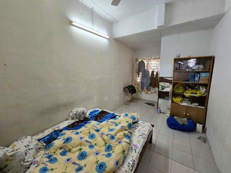 Rumah Teres 2-Tingkat untuk Dijual di Bandar Country Homes (Rawang) - Zann Fauzan - Bedroom - PropertyGuru.com.my