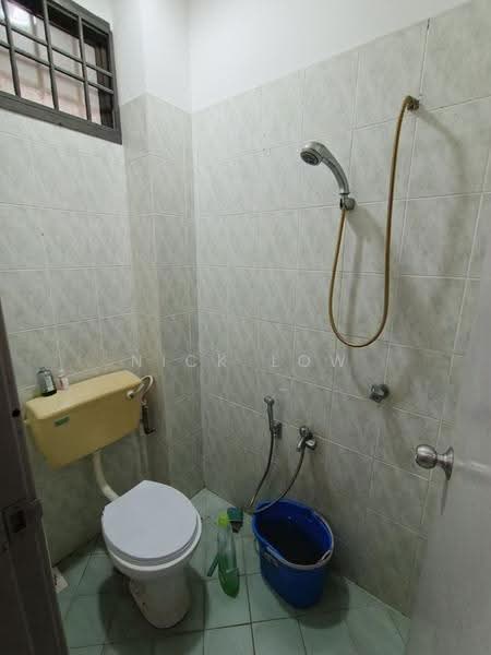 Rumah Teres 2-Tingkat untuk Disewa di Taman Mount Austin (Tebrau) - Nick Low - Bathroom - PropertyGuru.com.my
