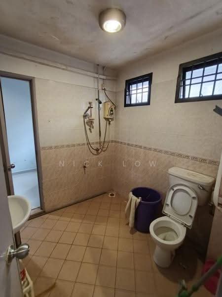 Rumah Teres 2-Tingkat untuk Disewa di Taman Mount Austin (Tebrau) - Nick Low - Bathroom - PropertyGuru.com.my