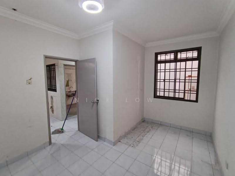 Rumah Teres 2-Tingkat untuk Disewa di Taman Mount Austin (Tebrau) - Nick Low - Interior - PropertyGuru.com.my