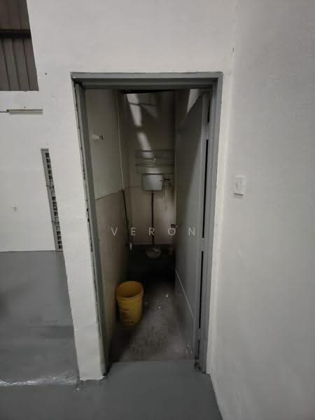 Kilang untuk Disewa di Subang Jaya (Selangor) - Veron Leong - Bathroom - PropertyGuru.com.my