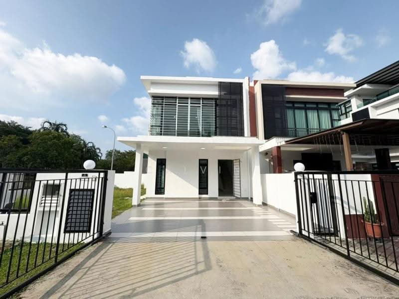 Rumah Kluster untuk Dijual di Mutiara Rini (Skudai) - Calvin Lee - Exterior - PropertyGuru.com.my
