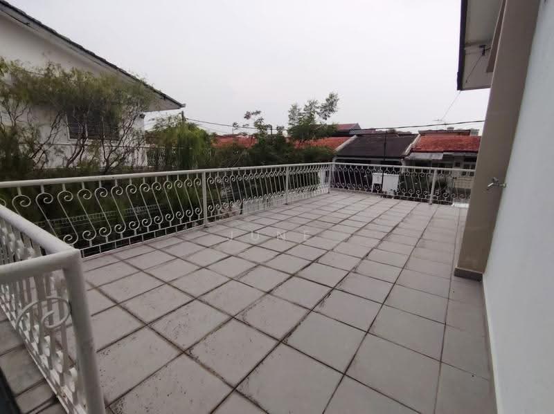 Rumah Berkembar untuk Disewa di Petaling Jaya (Selangor) - June Pei - Balcony - PropertyGuru.com.my