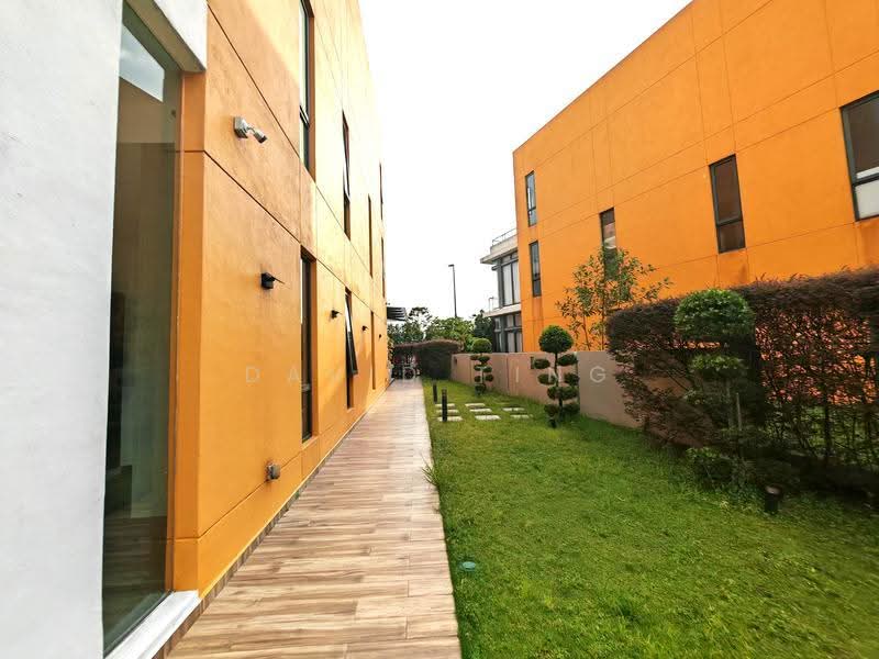 Terraced House for Sale in Lake Fields (Sungai Besi) - David Ting - Exterior - PropertyGuru.com.my