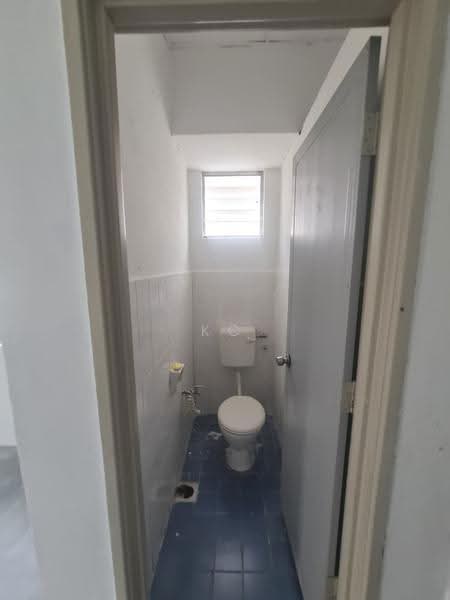 Shop / Office for Rent in Sepang (Selangor) - KC Khoo - Bathroom - PropertyGuru.com.my