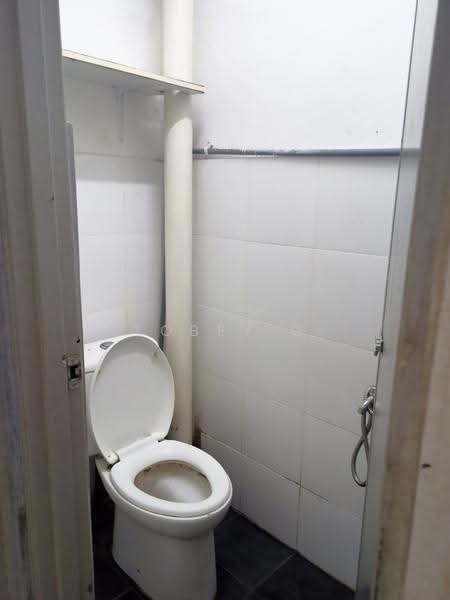 Apartment for Sale at Kuchai Entrepreneurs Park Apartment - Tobey G - Bathroom - PropertyGuru.com.my