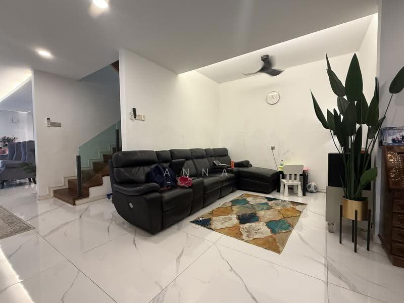 Rumah Berkembar untuk Dijual di Ampang Jaya (Ampang) - Anna H - Living Room - PropertyGuru.com.my
