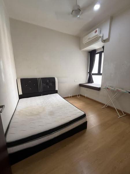 Service Residence for Sale at Amberside @ Country Garden Danga Bay - Jee Hui - Bedroom - PropertyGuru.com.my