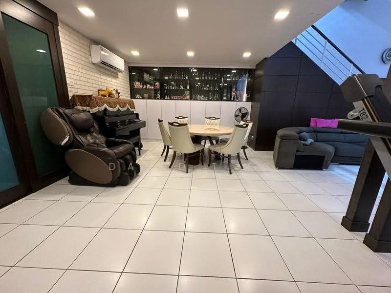 Rumah Teres 3-Tingkat untuk Dijual di Lake Fields (Sungai Besi) - David Ting - Living Room - PropertyGuru.com.my
