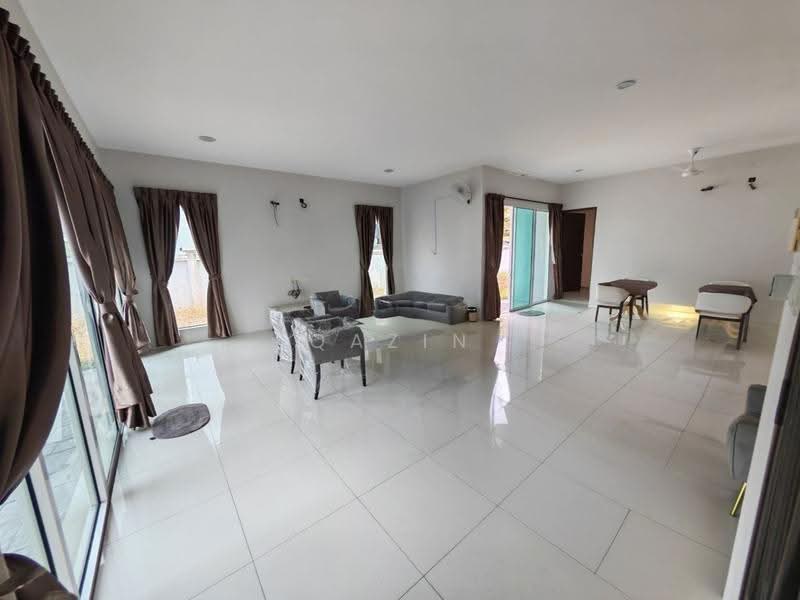 Bungalow House for Rent in Taman Meru (Ipoh) - Qazin Khoo - Living Room - PropertyGuru.com.my