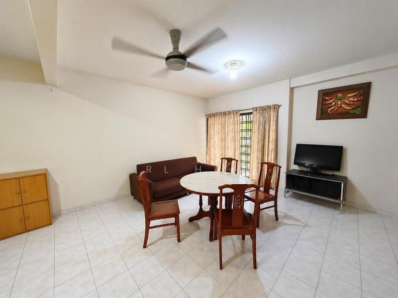 2-storey Terraced House for Sale in SS17 (Subang Jaya) - RL Han - Living Room - PropertyGuru.com.my