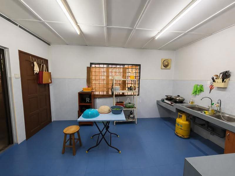 2-storey Terraced House for Sale in SS17 (Subang Jaya) - RL Han - Kitchen - PropertyGuru.com.my