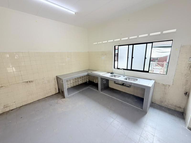 Rumah Teres 1-Tingkat untuk Dijual di Bandar Baru Permas Jaya (Permas Jaya) - Aloysius Son - Kitchen - PropertyGuru.com.my