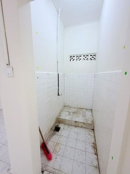 Rumah Teres 1-Tingkat untuk Dijual di Bandar Baru Permas Jaya (Permas Jaya) - Aloysius Son - Bathroom - PropertyGuru.com.my