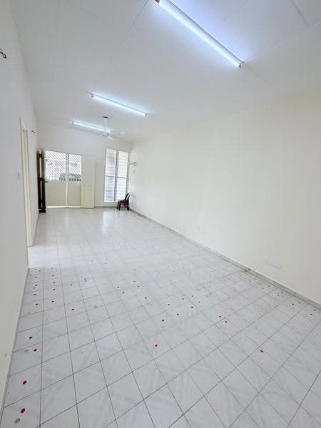 Rumah Teres 1-Tingkat untuk Dijual di Bandar Baru Permas Jaya (Permas Jaya) - Aloysius Son - Living Room - PropertyGuru.com.my