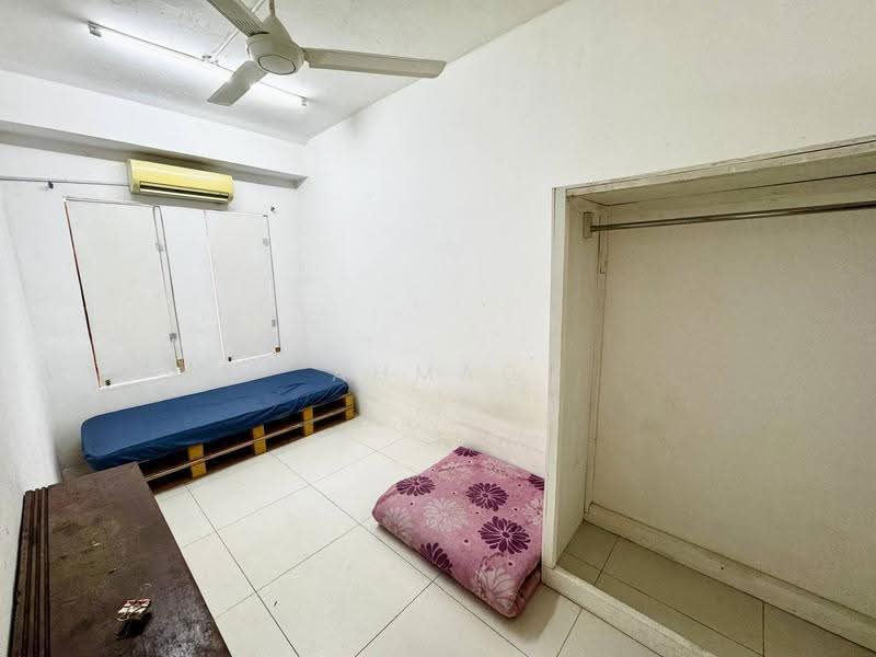 3-storey Terraced House for Sale in Cheras (Selangor) - Ahmad Muslim - Bedroom - PropertyGuru.com.my