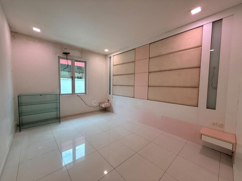 Bungalow House for Sale in Taman Majidee (Johor Bahru) - Caryn Ter - Bedroom - PropertyGuru.com.my