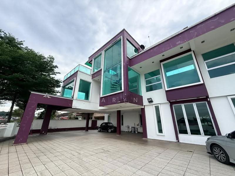 Bungalow House for Sale in Taman Majidee (Johor Bahru) - Caryn Ter - Exterior - PropertyGuru.com.my