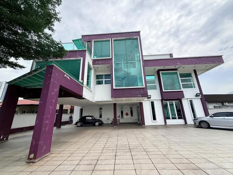 Bungalow House for Sale in Taman Majidee (Johor Bahru) - Caryn Ter - Exterior - PropertyGuru.com.my