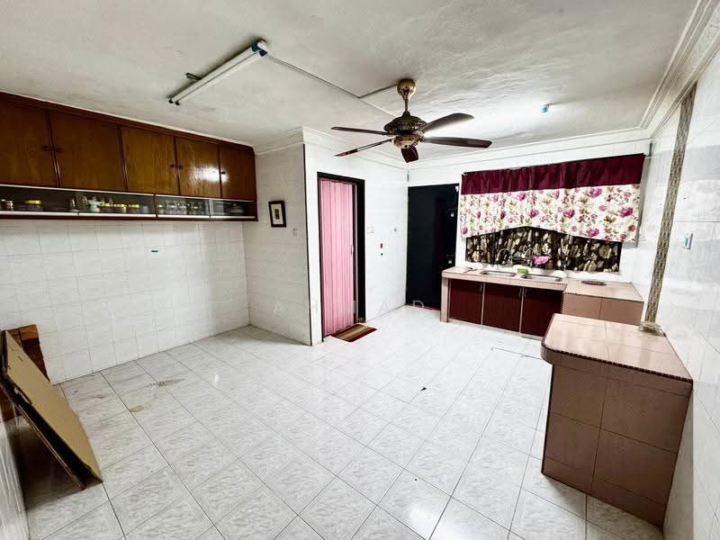 2-storey Terraced House for Sale in Kajang (Selangor) - Ahmad Muslim - Kitchen - PropertyGuru.com.my