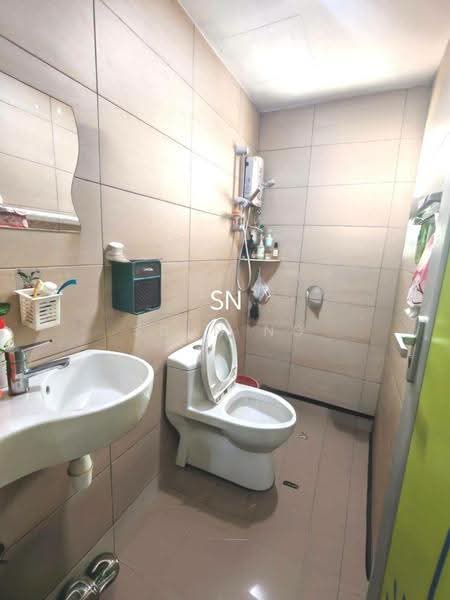 Pangsapuri untuk Dijual di Vista Indah Putra - Suen Ng - Bathroom - PropertyGuru.com.my
