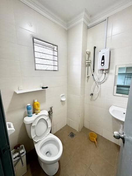 3-storey Terraced House for Sale in Taman Universiti Bangi (Kajang) - Ahmad Muslim - Bathroom - PropertyGuru.com.my