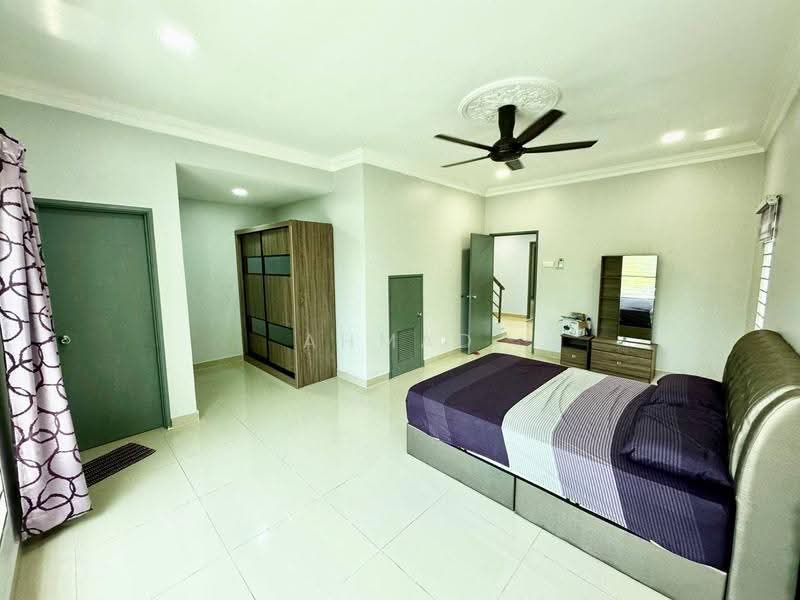 3-storey Terraced House for Sale in Taman Universiti Bangi (Kajang) - Ahmad Muslim - Bedroom - PropertyGuru.com.my