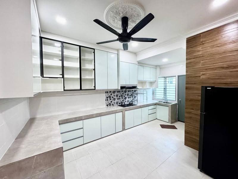 3-storey Terraced House for Sale in Taman Universiti Bangi (Kajang) - Ahmad Muslim - Kitchen - PropertyGuru.com.my