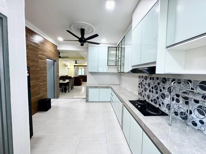 3-storey Terraced House for Sale in Taman Universiti Bangi (Kajang) - Ahmad Muslim - Kitchen - PropertyGuru.com.my