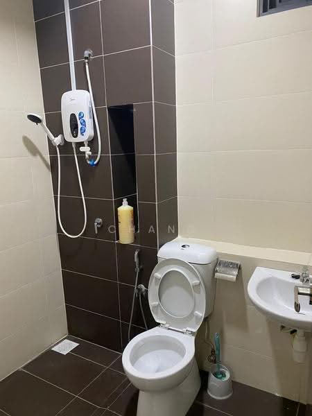 Kondominium untuk Disewa di Amberside @ Country Garden Danga Bay - Chang Kai Yin - Bathroom - PropertyGuru.com.my