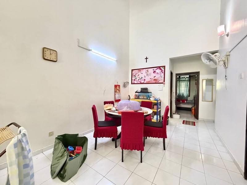 1-storey Terraced House for Sale in Taman Daya (Johor Bahru) - Yik Tat - Dining Room - PropertyGuru.com.my